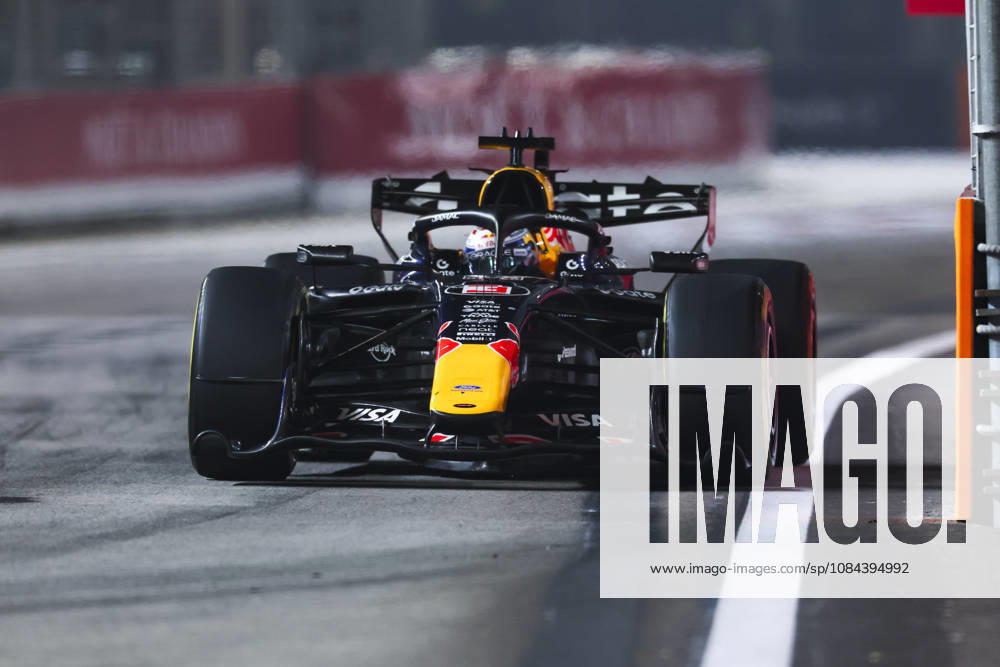 F1 - SINGAPORE GRAND PRIX 2026 03 VERSTAPPEN Max (nld), Red Bull Racing Ford RB22, action during the 2026 Formula 1 Singapore Grand Prix, 17th round of the 2026 Formula One World Championship, WM, Weltmeisterschaft from October 9 to 11, 2026 on the Marina Bay Street Circuit, in Singapore, Singapore - SingaporeSingapore