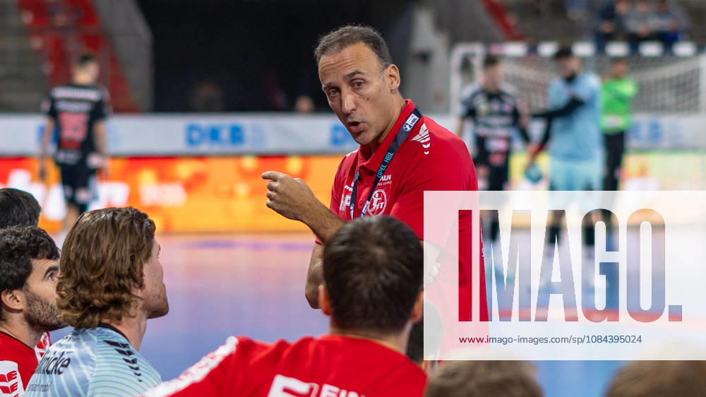 Roberto Garcia Parrondo, MT Melsungen, Coach (GER), HC Erlangen vs. MT Melsungen, Handball, Opel Handball Bundesliga, Matchday 8, 2026–2027 Season, October 11, 2026 GER, HC Erlangen vs. MT Melsungen, Handball, Opel Handball Bundesliga, Matchday 8, 2026–2027 season, October 11, 2026 Nuremberg