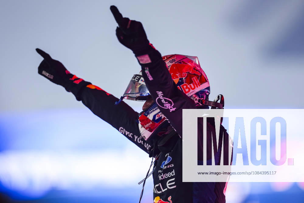 F1 - SINGAPORE GRAND PRIX 2026 VERSTAPPEN Max (nld), Red Bull Racing Ford RB22, portrait, Parc ferme during the 2026 Formula 1 Singapore Grand Prix, 17th round of the 2026 Formula One World Championship, WM, Weltmeisterschaft from October 9 to 11, 2026 on the Marina Bay Street Circuit, in Singapore, Singapore - SingaporeSingapore