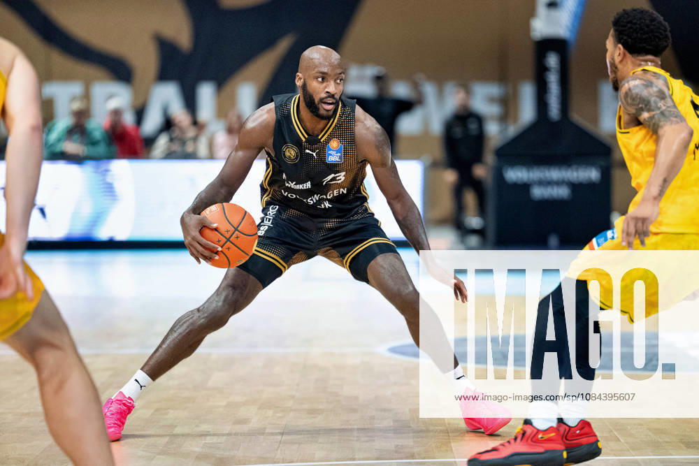 Sheldon Edwards No. 13, Loewen Braunschweig (GER), Loewen Braunschweig vs. MHP Riesen Ludwigsburg, Basketball, easyCredit BBL, Week 3, 2026–27 Season, October 11, 2026 GER, Basketball: Loewen Braunschweig vs. MHP Riesen Ludwigsburg, Basketball, easyCredit BBL, Week 3, 2026–27 Season, October 11, 2026 Braunschweig
