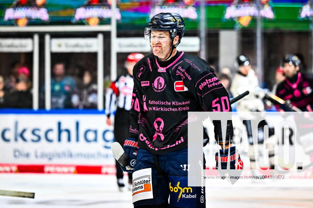 Disappointment for Peter Spornberger, Iserlohn Roosters, 50, GER, Iserlohn Roosters vs. Grizzlys Wolfsburg, Ice Hockey, Penny DEL, Matchday 8, 2026–2027 Season, October 11, 2026, GER, Iserlohn Roosters vs. Grizzlys Wolfsburg, Ice Hockey, Penny DEL, Matchday 8, 2026–2027 Season, October 11, 2026, Iserlohn