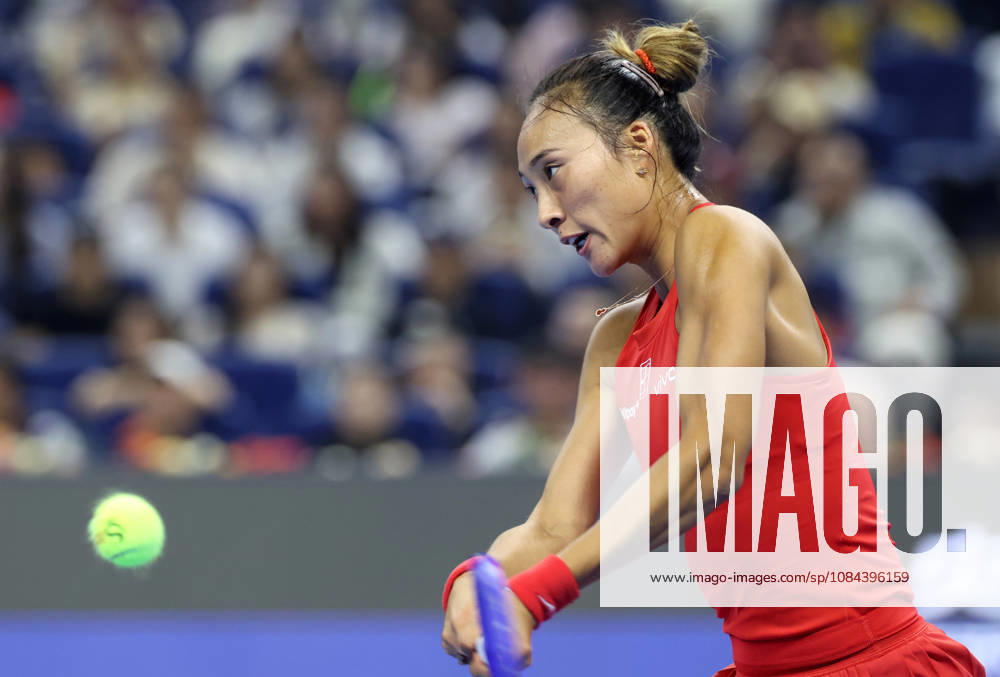 (261011) -- BEIJING, Oct. 11, 2026 -- Zheng Qinwen hits a return during the women s singles final between Zheng Qinwen of China and Mirra Andreeva of Russia at 2026 China Open tennis tournament in Beijing, China, Oct. 11, 2026. ) (SP)CHINA-BEIJING-TENNIS-CHINA OPEN-WOMEN S SINGLES-FINAL (CN) ZhangxChenlin