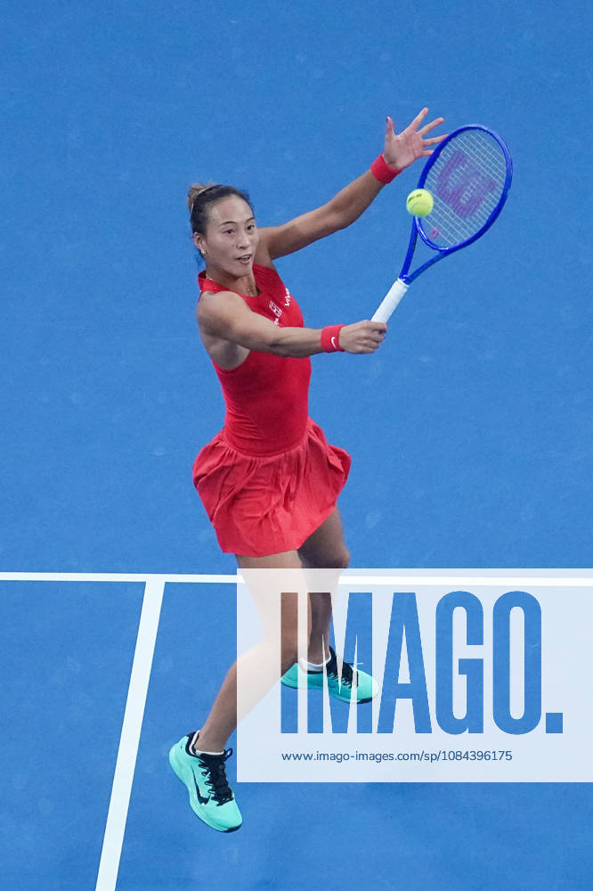 (261011) -- BEIJING, Oct. 11, 2026 -- Zheng Qinwen hits a return during the women s singles final between Zheng Qinwen of China and Mirra Andreeva of Russia at 2026 China Open tennis tournament in Beijing, China, Oct. 11, 2026. ) (SP)CHINA-BEIJING-TENNIS-CHINA OPEN-WOMEN S SINGLES-FINAL (CN) JuxHuanzong