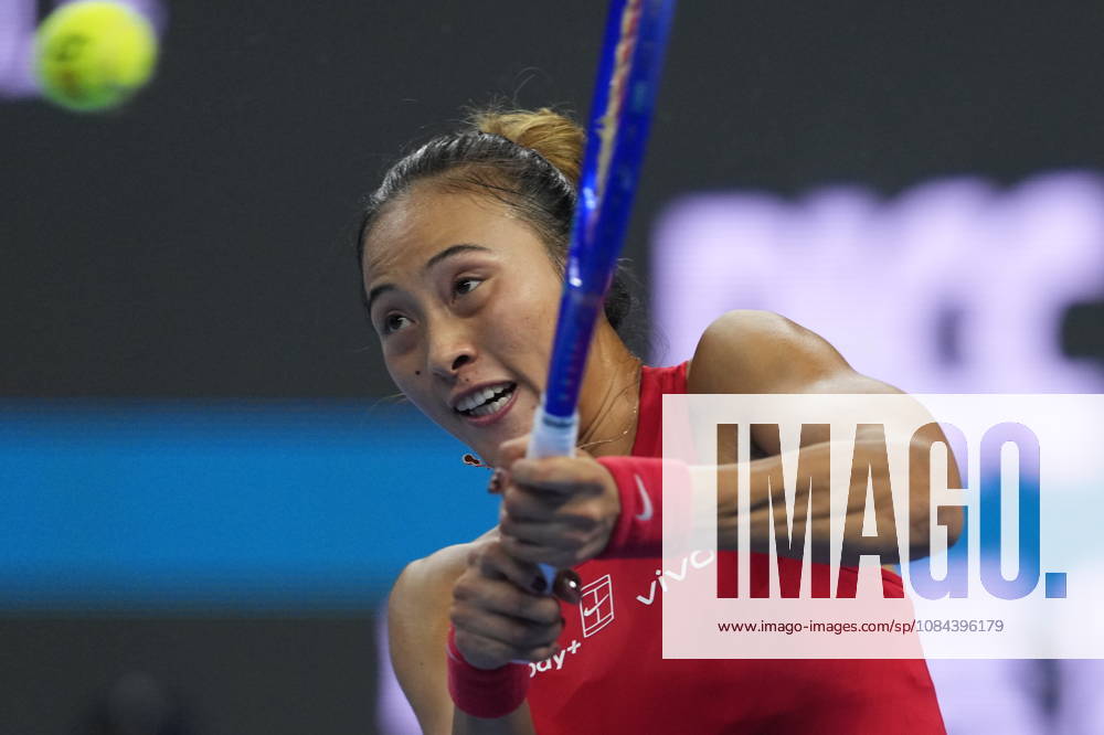 (261011) -- BEIJING, Oct. 11, 2026 -- Zheng Qinwen hits a return during the women s singles final between Zheng Qinwen of China and Mirra Andreeva of Russia at 2026 China Open tennis tournament in Beijing, China, Oct. 11, 2026. ) (SP)CHINA-BEIJING-TENNIS-CHINA OPEN-WOMEN S SINGLES-FINAL (CN) SunxFei