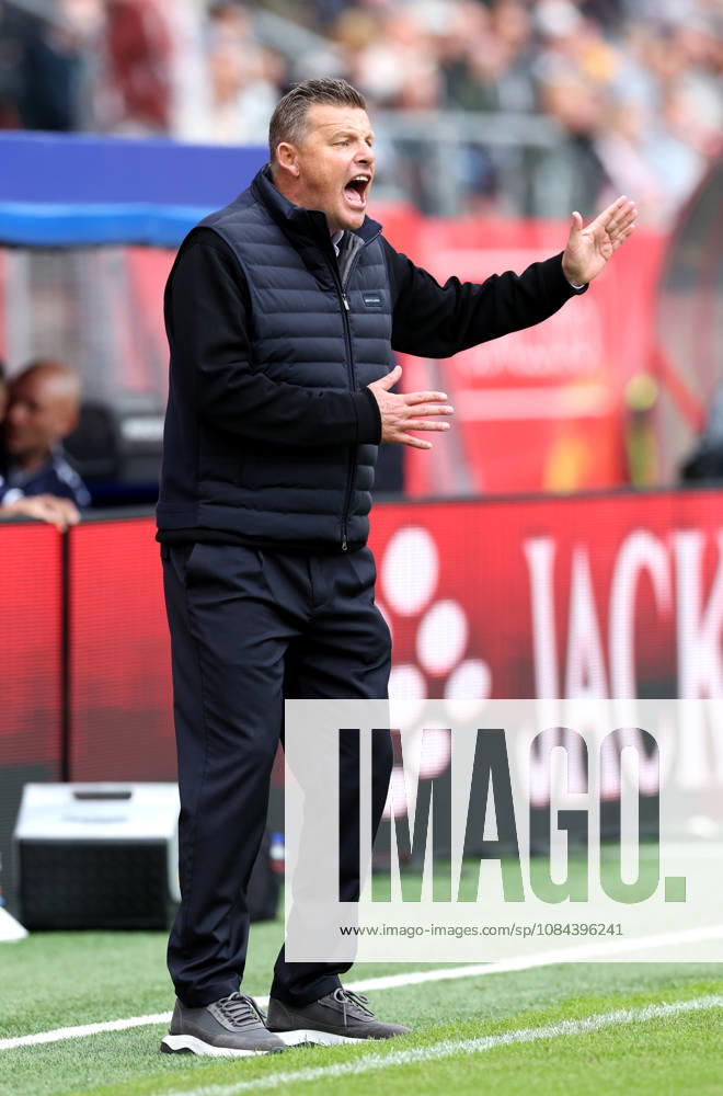 UTRECHT Willem II coach John Stegeman during the Vriendenloterij Eredivisie match between FC Utrecht and Willem II at Stadion Galgenwaard on October 11, 2026, in Utrecht, Netherlands PETER LOUS EYE4IMAGES DeFodi Images