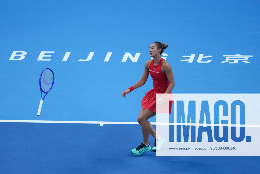 (261011) -- BEIJING, Oct. 11, 2026 -- Zheng Qinwen celebrates victory after the women s singles final between Zheng Qinwen of China and Mirra Andreeva of Russia at 2026 China Open tennis tournament in Beijing, China, Oct. 11, 2026. ) (SP)CHINA-BEIJING-TENNIS-CHINA OPEN-WOMEN S SINGLES-FINAL (CN) JuxHuanzong
