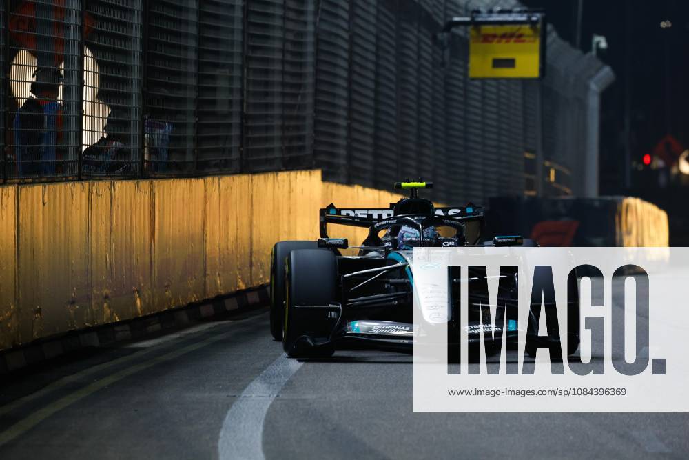 12 KIMI ANTONELLI Andrea (ITA), Mercedes AMG F1 Team W17, in action at Singapore 2026 Singapore 2026 81 PIASTRI Oscar (AUS), McLaren F1 Team MCL40, in action 01 NORRIS Lando (GBR), McLaren F1 Team MCL40, action Singapore 2026 Singapore