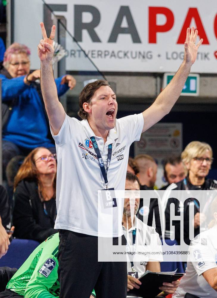 Handball 1st Bundesliga OPEL HBL 2026–2027 Season, Matchday 8: HC Erlangen (Nuremberg Metropolitan Region) vs. HCE MT Melsungen (Women’s Team) Johannes Sellin, Coach of HC Erlangen, HCE signals, gestures, directs, gives instructionsinstructions