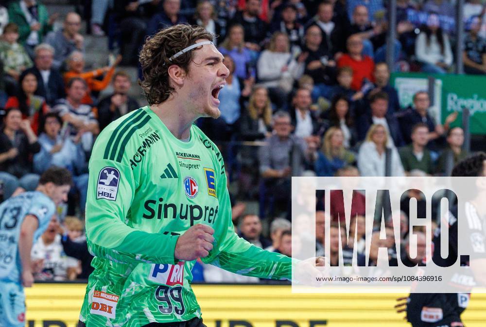 Handball 1st Bundesliga OPEL HBL 2026–2027 Season, Matchday 8: HC Erlangen (Nuremberg Metropolitan Region) vs. HCE MT Melsungen Women s Team Tin Herceg 99, HC Erlangen HCE clenches fists, fists, is happy, joy