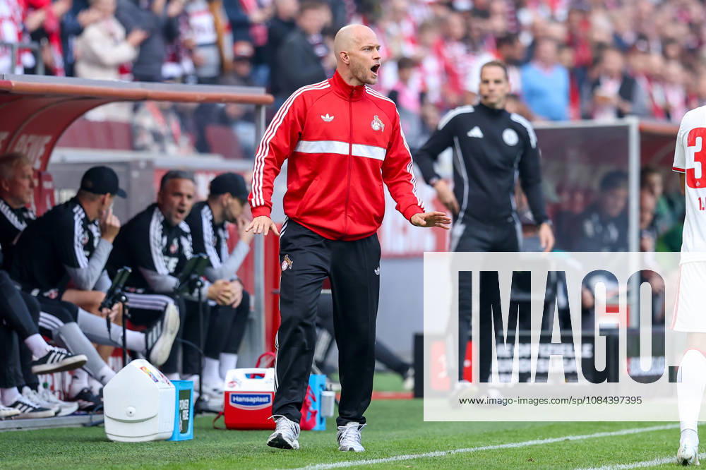 Soccer, Bundesliga, 1. FC Köln vs. Borussia Mönchengladbach, RheinEnergieSTADION, Matchday 5, 2026–2027 season: Rene Wagner, 1. FC Köln coach, shouting from the sidelines. DFB regulations prohibit any use of photographs as image sequences and or quasi-video. Photo: WilkowskixPressefotoKochx, North Rhine-Westphalia, Germany
