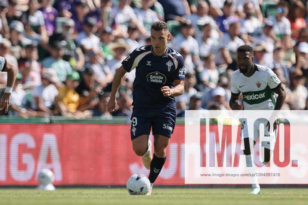 Elche CF v RC Celta de Vigo - LaLiga EA Sports ELCHE, SPAIN - OCTOBER 11: Ferran Jutgla of Celta de Vigo runs with the ball during to the LaLiga 2026 27 EA Sports match between Elche CF and RC Celta de Vigo at Manuel Martinez Valero Stadium on October 11, 2026, in Elche, Spain. (Photo by Francisco Macia Photo Players Images Magara Press) Elche Martinez Valero Stadium Spain