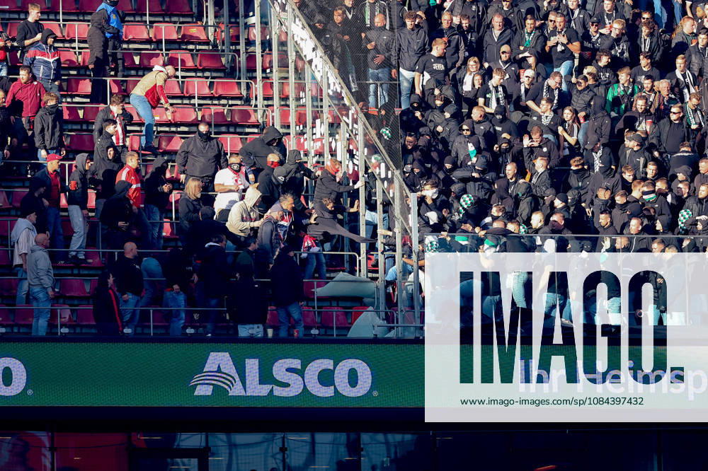 Soccer, Bundesliga, 1. FC Köln vs. Borussia Mönchengladbach, RheinEnergieSTADION, Matchday 5, 2026–2027 season. Brawl in the upper stands between Cologne and Mönchengladbach fans. DFB regulations prohibit any use of photographs as image sequences and or quasi-video. Photo: WilkowskixPressefotoKochx, North Rhine-Westphalia, Germany