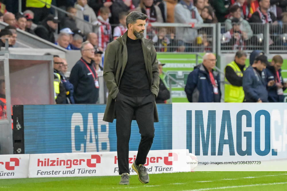 Miron Muslic, FC Schalke 04, coach on the sidelines showing neutral emotion (GER), SC Freiburg vs. Schalke 04, soccer, Bundesliga, Matchday 5, 2026–2027 season, October 11, 2026 DFL DFB regulations prohibit any use of photographs as image sequences and or quasi-video GER, SC Freiburg vs. Schalke 04, soccer, Bundesliga, Matchday 5, 2026–2027 season, October 11, 2026, Freiburg