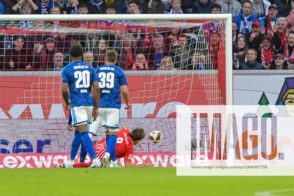 Scene of Maximilian Eggestein s goal to make it 1–0 for SC Freiburg, 08 GER, SC Freiburg vs. Schalke 04, Soccer, Bundesliga, Matchday 5, 2026–2027 Season, October 11, 2026 DFL and DFB regulations prohibit any use of photographs as image sequences and or quasi-video GER, SC Freiburg vs. Schalke 04, Soccer, Bundesliga, Matchday 5, 2026–2027 Season, October 11, 2026, Freiburg