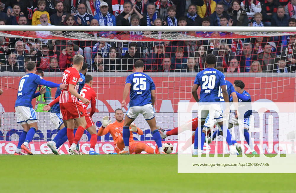 Soccer, Bundesliga 1, SC Freiburg vs. FC Schalke 04, Maximilian Eggestein (SC Freiburg), Goal scored, Goal making it 1–0. DFL and DFB regulations prohibit any use of photographs as image sequences and or quasi-video. Freiburg