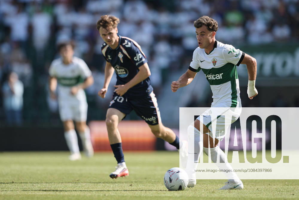 Elche CF v RC Celta de Vigo - LaLiga EA Sports ELCHE, SPAIN - OCTOBER 11: German Valera of Elche CF runs with the ball during to the LaLiga 2026 27 EA Sports match between Elche CF and RC Celta de Vigo at Manuel Martinez Valero Stadium on October 11, 2026, in Elche, Spain. (Photo by Francisco Macia Photo Players Images Magara Press) Elche Martinez Valero Stadium Spain