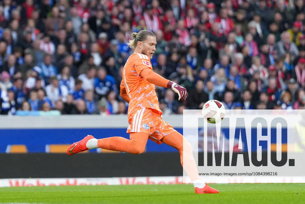 Loris Karius, FC Schalke 04, 01 on the ball, Germany, soccer, Bundesliga 1, Matchday 5, 2026–2027, SC Freiburg vs. FC Schalke 04, October 11, 2026, Europa-Park Stadium, Freiburg, Freiburg, Europa-Park Stadium, Baden-Württemberg, Germany