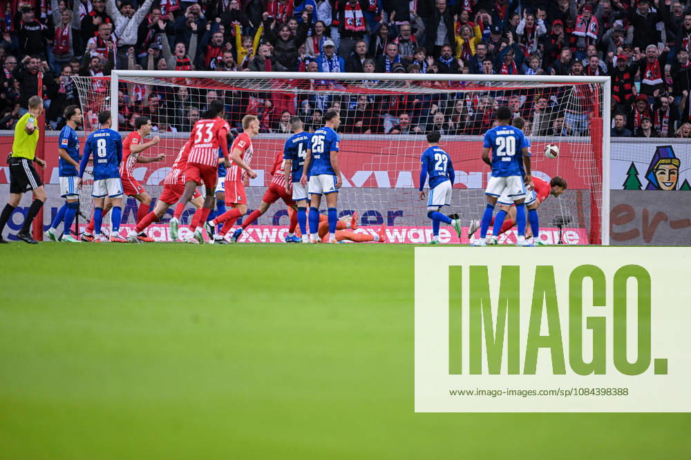 Soccer, 2026–2027 Season, Bundesliga, SC Freiburg vs. FC Schalke 04, Maximilian Eggestein; SC Freiburg scores the 1–0 goal, xRHR PHOTO YYx