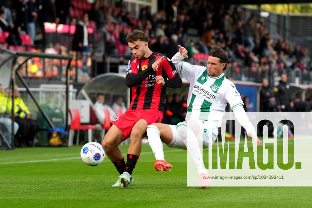 Eredivisie: Excelsior Rotterdam v FC Groningen Rotterdam - Aymen Sliti of Excelsior Rotterdam duels for the ball with Hans Hateboer of FC Groningen during the eight competition round of the 2026 2027 Eredivisie season. The match is set between Excelsior Rotterdam and FC Groningen at Stadion Woudestein on 11 October 2026 in Rotterdam, Netherlands. (Hero Images Yannick Verhoeven)