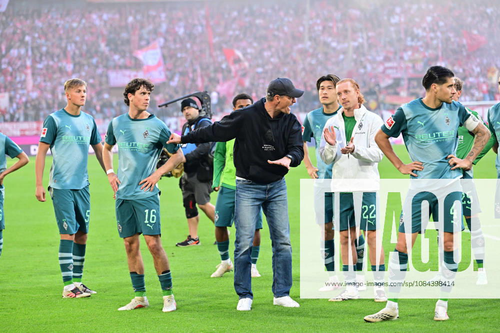 Cologne Soccer, Men s, 2026–2027 Season, 1. FC Cologne vs. Borussia Mönchengladbach Huge disappointment: Disappointment among Gladbach fans in the fan section after the game. Alexander Blessin, Gladbach coach, center, brings back players who had already been about to leave the field. DFL regulations prohibit any use of photographs as image sequences and or quasi-video. Rhein Energie Stadium, North Rhine-Westphalia, Germany