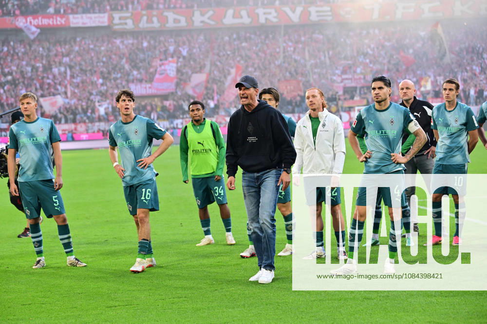 Cologne Soccer, Men s, 2026–2027 Season, 1. FC Cologne vs. Borussia Mönchengladbach Huge disappointment: Disappointment among Gladbach fans in the fan section after the final whistle. In the center: Alexander Blessin, Gladbach coach. DFL regulations prohibit any use of photographs as image sequences and or quasi-video. Rhein Energie Stadium, North Rhine-Westphalia, Germany