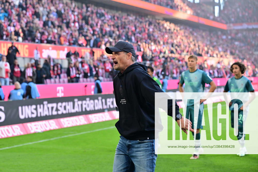 Cologne Soccer, Men s, 2026–2027 Season, 1. FC Cologne vs. Borussia Mönchengladbach: Alexander Blessin, Gladbach’s coach, is seen in the fan section after the game, discussing with the Ultras. DFL regulations prohibit any use of photographs as image sequences and or quasi-video. Rhein Energie Stadium, North Rhine-Westphalia, Germany