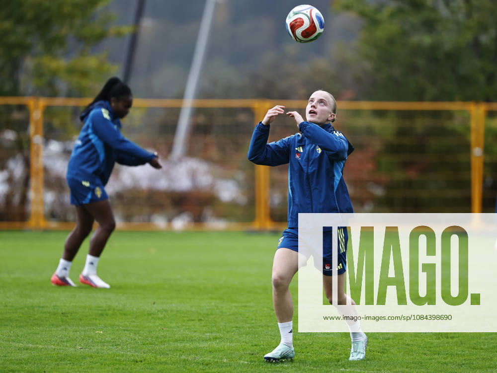 STOCKHOLM, SWEDEN 20261011 Anna Sandberg as the women s national team trains at Bosön ahead of the upcoming World Cup playoff against Lithuania STOCKHOLM SWEDEN