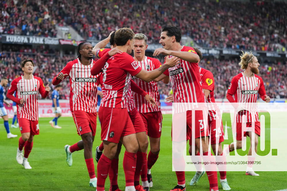1 Bundesliga: SC Freiburg vs. FC Schalke 04, October 11, 2026—Celebration of the 1–0 goal by Maximilian Eggestein (SC Freiburg), 8 1 Bundesliga: SC Freiburg vs. FC Schalke 04, Europa-Park Stadium, October 11, 2026 DFB and DFL regulations prohibit any use of photographs as image sequences and or quasi-video.