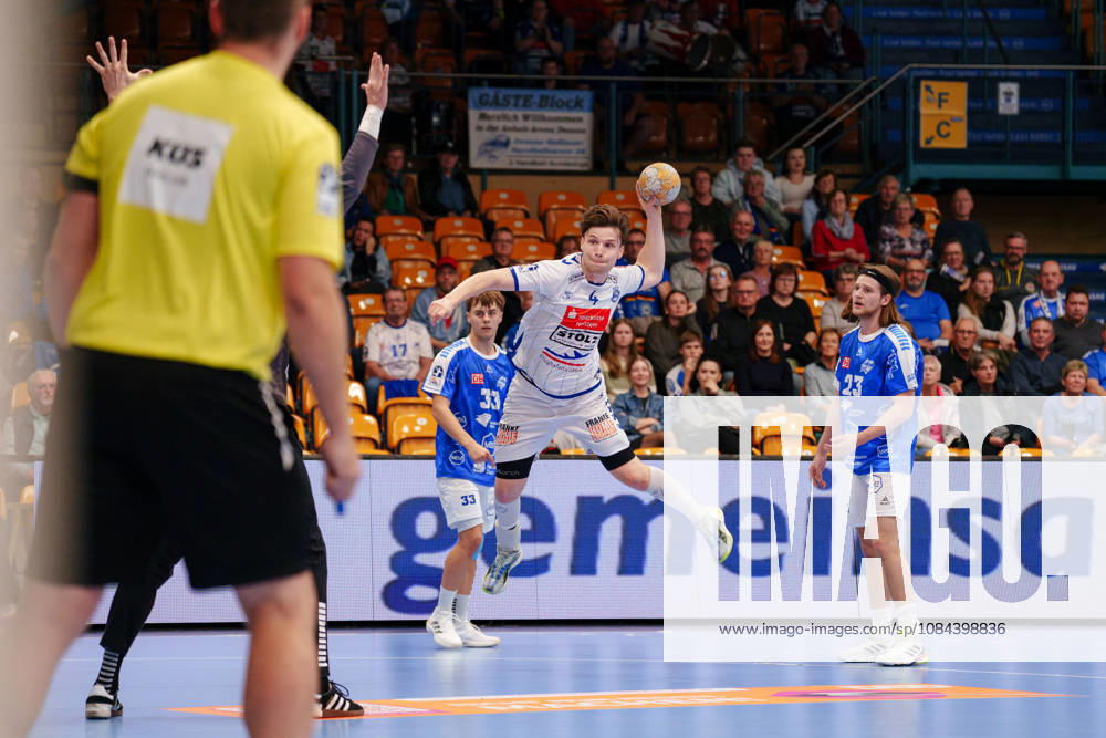 2nd Handball Bundesliga, Matchday 7: Dessau Roßlauer HV 06 vs. VfL Lübeck Schwartau; Paul Holzhacker, VfL Lübeck Schwartau, 4 on a jump shot on October 11, 2026, at the Anhalt Arena, Dessau-Roßlau, Saxony-Anhalt, Dessau-Roßlau, Anhalt Arena, Saxony-Anhalt, Germany