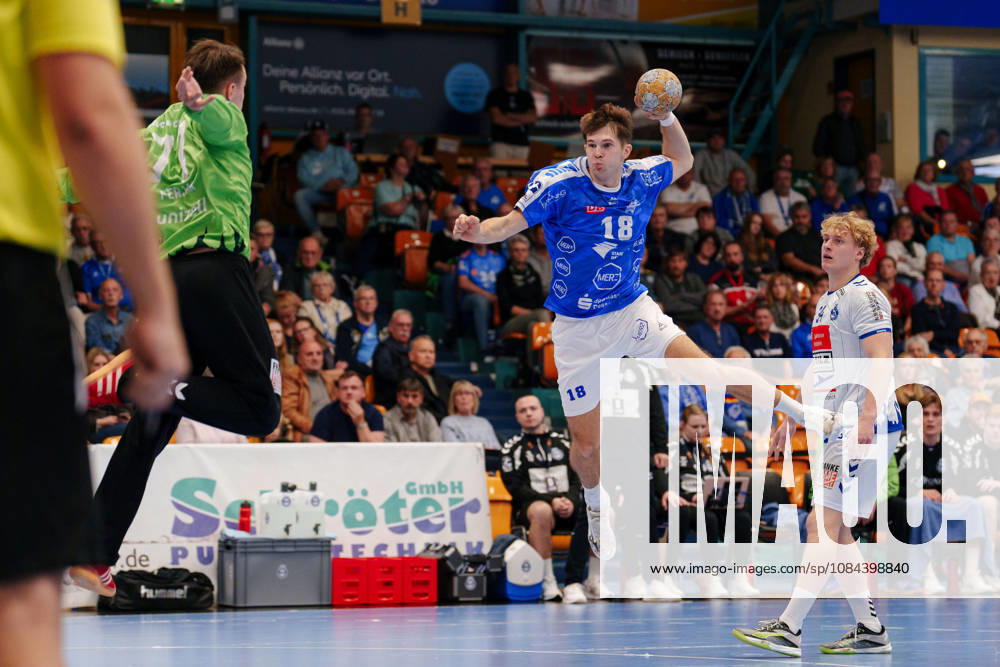 German Handball Bundesliga, Matchday 7: Dessau Roßlauer HV 06 vs. VfL Lübeck Schwartau; David Misovych of Dessau Roßlauer HV 06, 18, taking a jump shot on October 11, 2026, at the Anhalt Arena, Dessau-Roßlau, Saxony-Anhalt; Dessau-Roßlau, Anhalt Arena, Saxony-Anhalt, Germany
