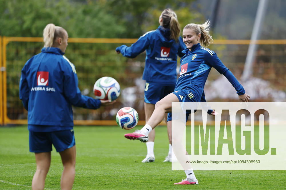 STOCKHOLM, SWEDEN 20261011 Amanda Nildén as the women s national team trains at Bosön ahead of the upcoming World Cup playoff against Lithuania STOCKHOLM SWEDEN