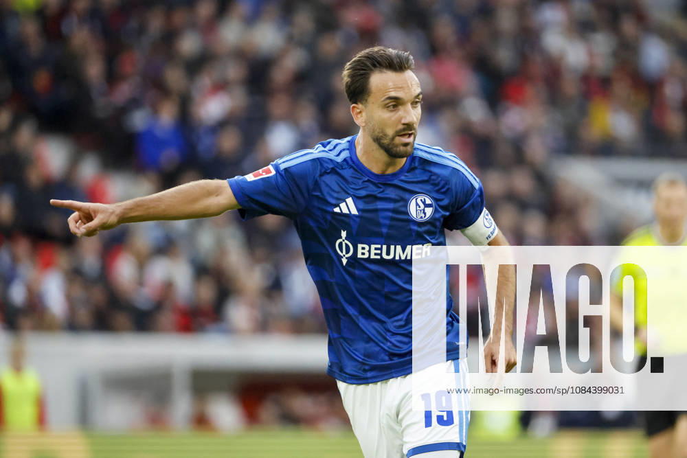 Kenan Karaman, FC Schalke, 19, facial expressions, emotion, Germany, soccer, Bundesliga 1, Matchday 5, 2026–2027, SC Freiburg vs. FC Schalke 04, October 11, 2026, Freiburg im Breisgau, Europa-Park Stadium, Germany