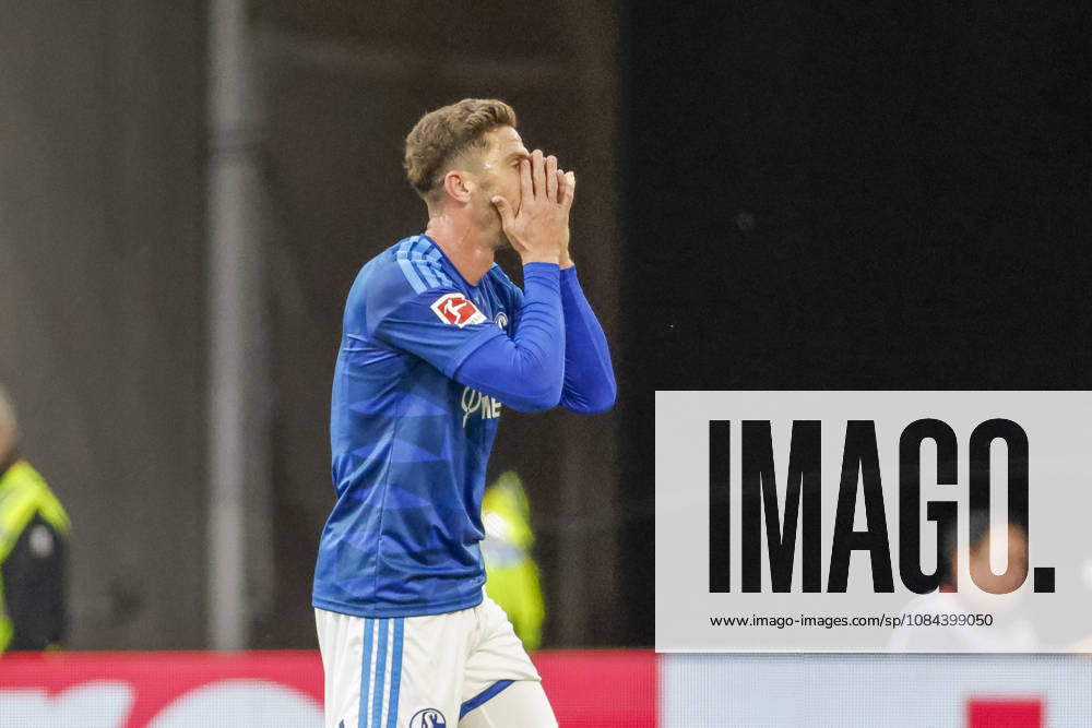 Robin Gosens, FC Schalke 08, Germany, Soccer, Bundesliga 1, Matchday 5, 2026–2027, SC Freiburg vs. FC Schalke 04, October 11, 2026, Freiburg im Breisgau, Europa-Park Stadium, Germany