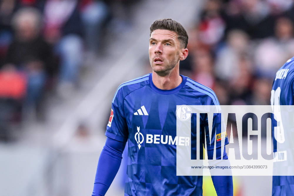 Robin Gosens of FC Schalke 04 looks on during the Bundesliga match between Sport Club Freiburg and FC Schalke 04 at Europa-Park Stadium on October 11, 2026, in Freiburg im Breisgau, Germany Photo by Harry Langer DeFodi Images Robin Gosens of FC Schalke 04 looks on during the Bundesliga match between Sport Club Freiburg and FC Schalke 04 at Europa Park Stadion on October 11, 2026, in Freiburg im Breisgau, Germany. Photo by Harry Langer, DeFodi Images. DFB and DFL regulations prohibit any use of photographs as image sequences and or quasi-video. Photo by Harry Langer, DeFodi Images. DFB and DFL regulations prohibit any use of photographs as imSEQUENCES AND OR QUASI-VIDEO