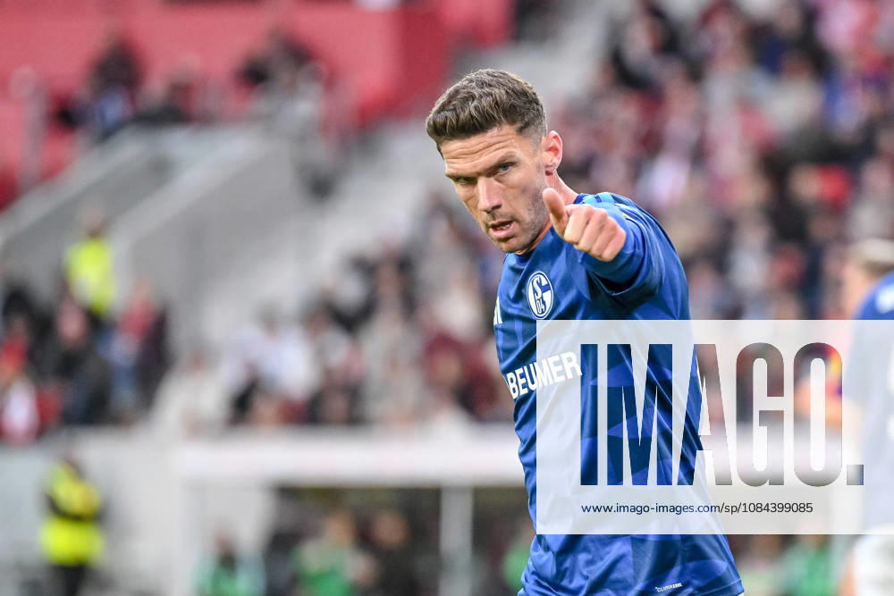 Robin Gosens of FC Schalke 04 gestures during the Bundesliga match between Sport Club Freiburg and FC Schalke 04 at Europa Park Stadion on October 11, 2026, in Freiburg im Breisgau, Germany Photo by Harry Langer DeFodi Images Robin Gosens of FC Schalke 04 gestures during the Bundesliga match between Sport Club Freiburg and FC Schalke 04 at Europa Park Stadion on October 11, 2026, in Freiburg im Breisgau, Germany Photo by Harry Langer DeFodi Images DFB and DFL regulations prohibit any use of photographs as image sequences and or quasi-video Photo by Harry Langer DeFodi Images DFB and DFL regulations prohibit any use of photographs as imSEQUENCES AND OR QUASI-VIDEO