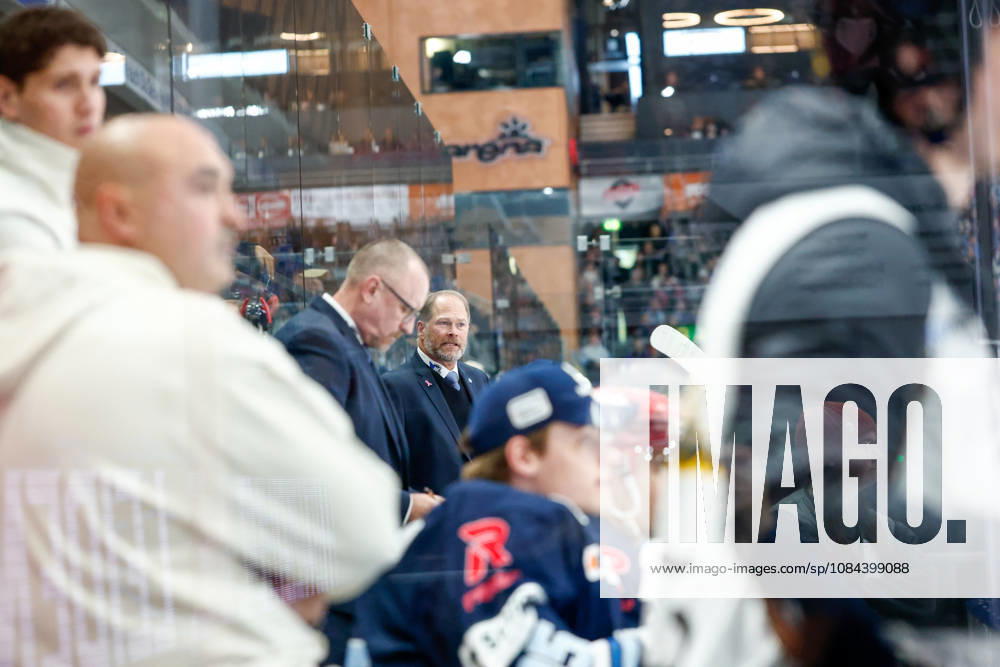 Steve Walker, Schwenninger Wild Wings, Head Coach, , GER, Schwenninger Wild Wings vs. EHC Red Bull Munich, Ice Hockey, PENNY DEL, Matchday 8, 2026–2027 Season, October 11, 2026, GER, Schwenninger Wild Wings vs. EHC Red Bull Munich, Ice Hockey, PENNY DEL, Matchday 8, 2026–2027 Season, October 11, 2026, Schwenningen