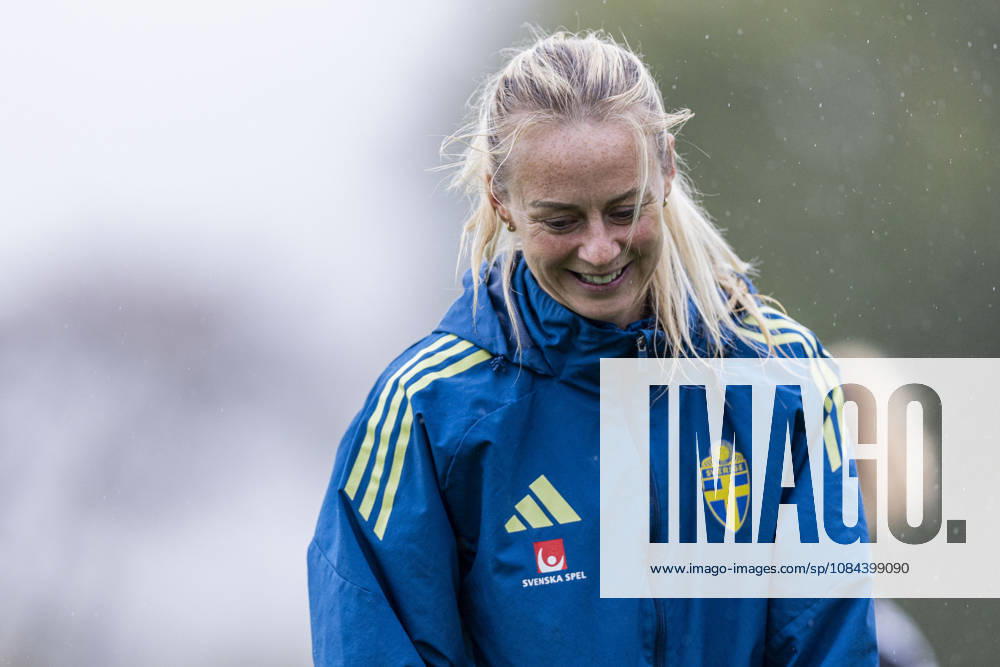 Amanda Ilestedt of Sweden during a training session on October 11, 2026, in Stockholm. Photo by Caisa Rasmussen, BILDBYRAN COP 353 CR0079: soccer, football, fotball, training, practice, Sweden, women s soccer