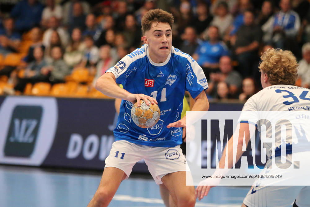 Men s Handball 2026–2027, 2nd Division, Matchday 7: Dessau Roßlauer HV 06 vs. VfL Lübeck Schwartau at Anhalt Arena, Dessau. Alen Hadzimuhamedovic, Dessau, 11, wearing blue on offense Dessau Roßlau Saxony-Anhalt Germany