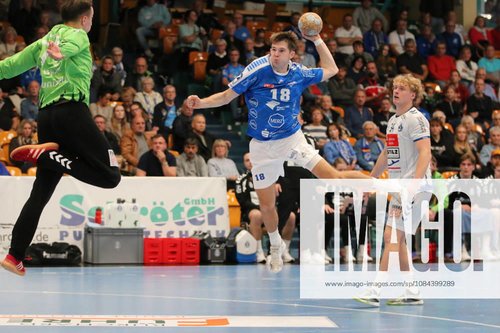 Men s Handball 2026–2027, 2nd Division, Matchday 7: Dessau Roßlauer HV 06 vs. VfL Lübeck Schwartau at Anhalt Arena, Dessau; David Misovych, Dessau, 18, wearing blue while taking a shot Dessau Roßlau Saxony-Anhalt Germany