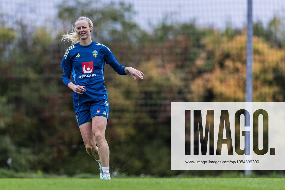 Amanda Ilestedt of Sweden during a training session on October 11, 2026, in Stockholm. Photo by Caisa Rasmussen, BILDBYRAN COP 353 CR0079: soccer, football, fotball, training, practice, Sweden, women s soccer