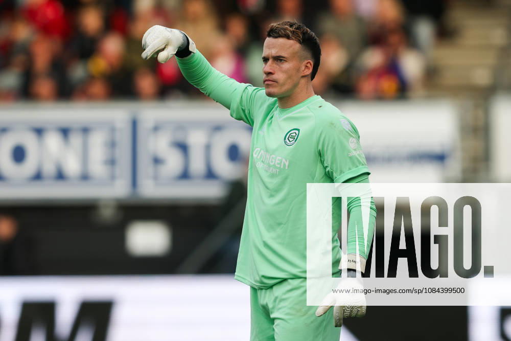 2026-10-11 Excelsior Rotterdam v FC Groningen - Dutch Eredivisie ROTTERDAM, NETHERLANDS - OCTOBER 11: Goalkeeper Etienne Vaessen of FC Groningen gestures during the Dutch Eredivisie match between Excelsior Rotterdam and FC Groningen at Stadion Woudestein on October 11, 2026 in Rotterdam, Netherlands. Rotterdam Stadion Woudestein Netherlands Content not available for redistribution in The Netherlands directly or indirectly through any third parties.
