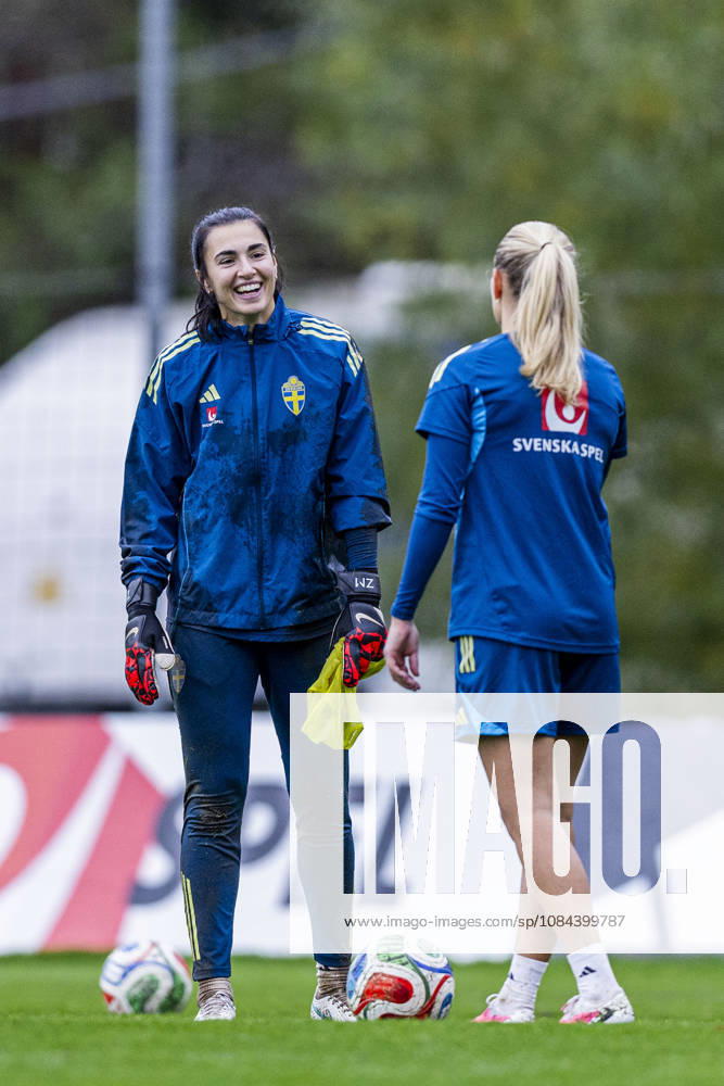 Zecira MuÅ¡ovic of Sweden during a training session on October 11, 2026 in Stockholm. Photo by Caisa Rasmussen, BILDBYRAN COP 353 CR0079: soccer, football, soccer training, practice, Sweden, women s soccer