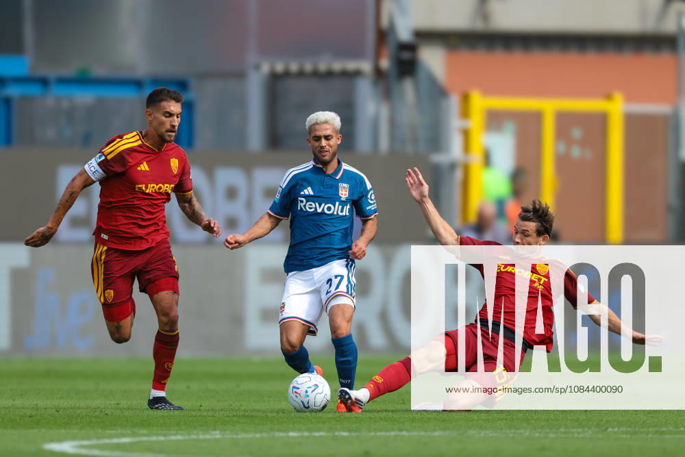 Como 1907 v AS Roma - Serie A - Season 2026-2027 Como, Italy, 11th October 2026. Marten De Roon of AS Roma slides in to dispossess Yan Couto of Como 1907 as he is pursued by Lorenzo Pellegrini of AS Roma during the Como 1907 vs AS Roma Serie A match at Stadio Giuseppe Sinigaglia, Como. Picture credit should read: Jonathan Moscrop Como Stadio Giuseppe Sinigaglia Italy