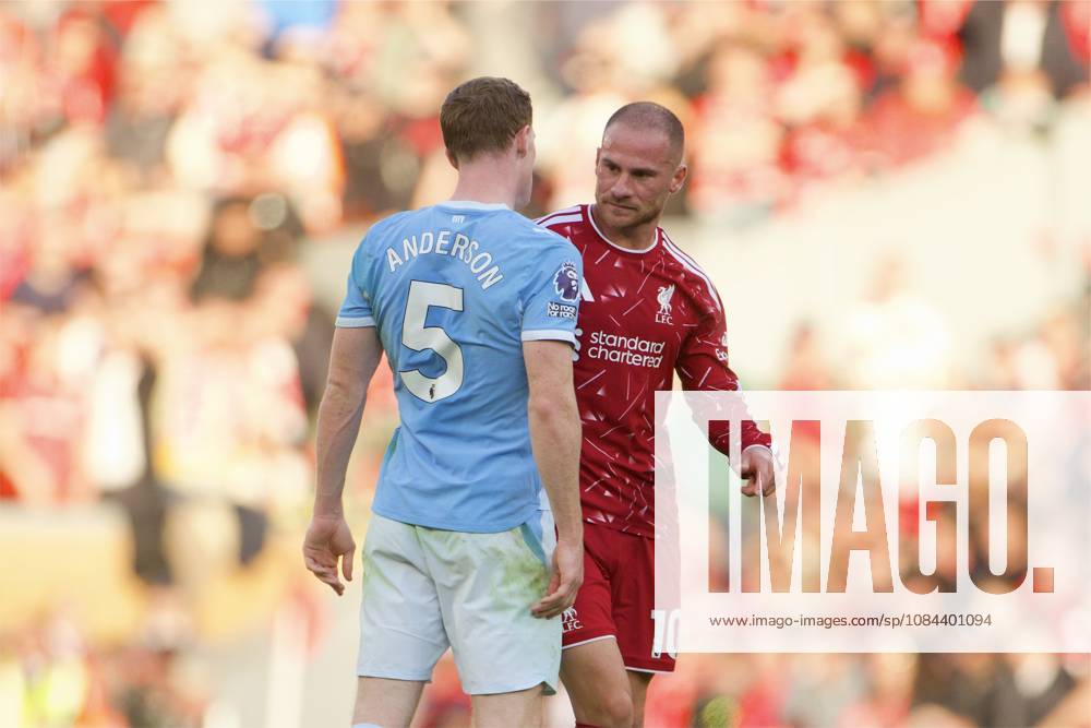 Football - FA Premier League - Liverpool FC v Manchester City FC LIVERPOOL, ENGLAND - Sunday, October 11, 2026: Liverpool s Alexis Mac Allister and Manchester City s Elliot Anderson (L) during the FA Premier League match between Liverpool FC and Manchester City FC at Anfield. (Photo by David Rawcliffe Propaganda) LIVERPOOL Anfield MERSEYSIDE ENGLAND