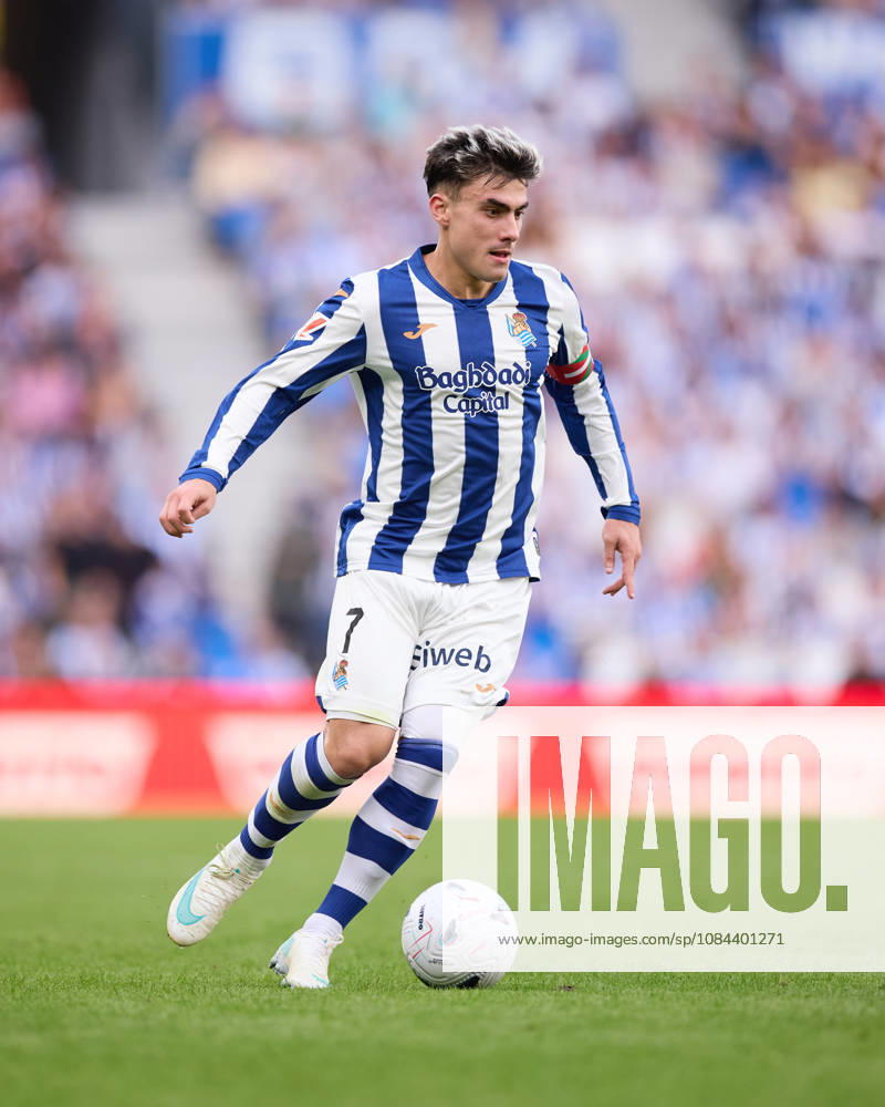 Ander Barrenetxea of Real Sociedad in action during the LaLiga EA Sports match between Real Sociedad and RC Deportivo de A Coruna at Anoeta on October 11, 2026, in San Sebastian, Spain. San Sebastian Spain - ZUMAa181 20261011_zaa_a181_140