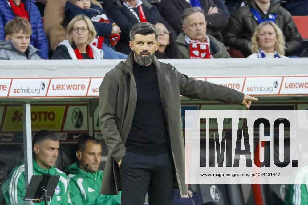 Miron Muslic, FC Schalke, Coach, Facial Expressions, Emotion, Germany, Soccer, Bundesliga 1, Matchday 5, 2026–2027, SC Freiburg vs. FC Schalke 04, October 11, 2026, Freiburg im Breisgau, Europa-Park Stadium, Germany