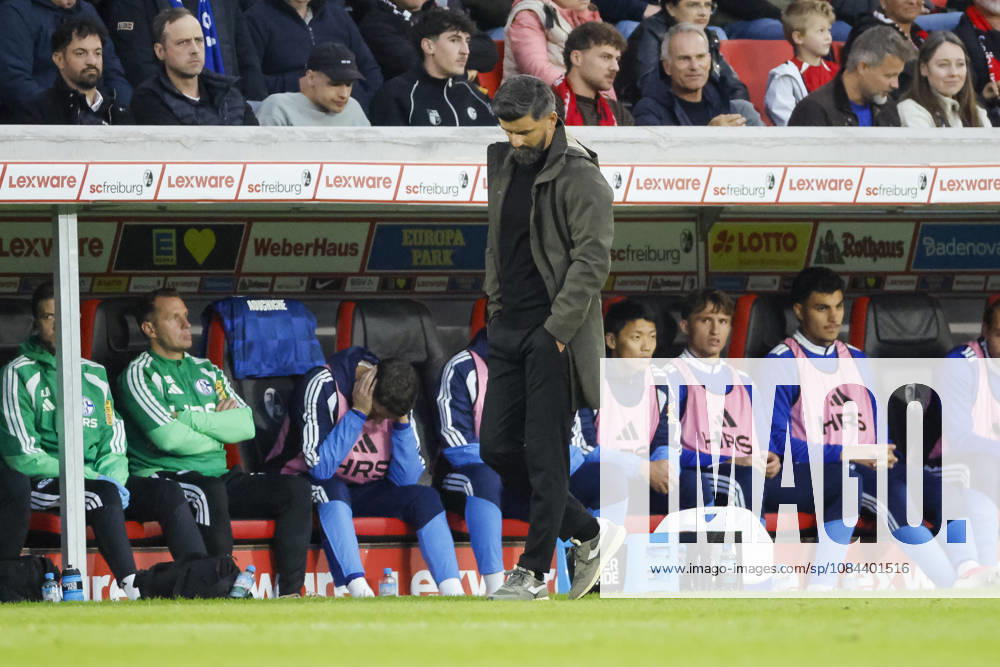 Miron Muslic, FC Schalke, Coach, Facial Expressions, Emotion, Germany, Soccer, Bundesliga 1, Matchday 5, 2026–2027, SC Freiburg vs. FC Schalke 04, October 11, 2026, Freiburg im Breisgau, Europa-Park Stadium, Germany