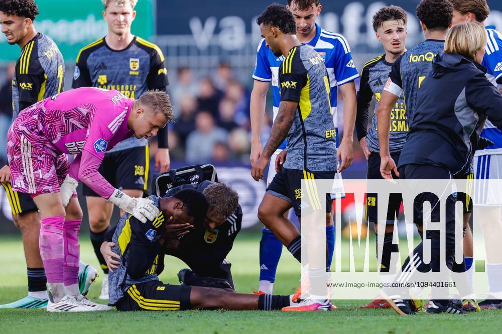, MAC3park stadion , season 2026 2027 , Dutch Eredivisie football , match between PEC Zwolle and SC Cambuur , picture shows SC Cambuur Goalkeeper Thijs Jansen, SC Cambuur player Jamal Amofa PEC - Cambuur x208176816x