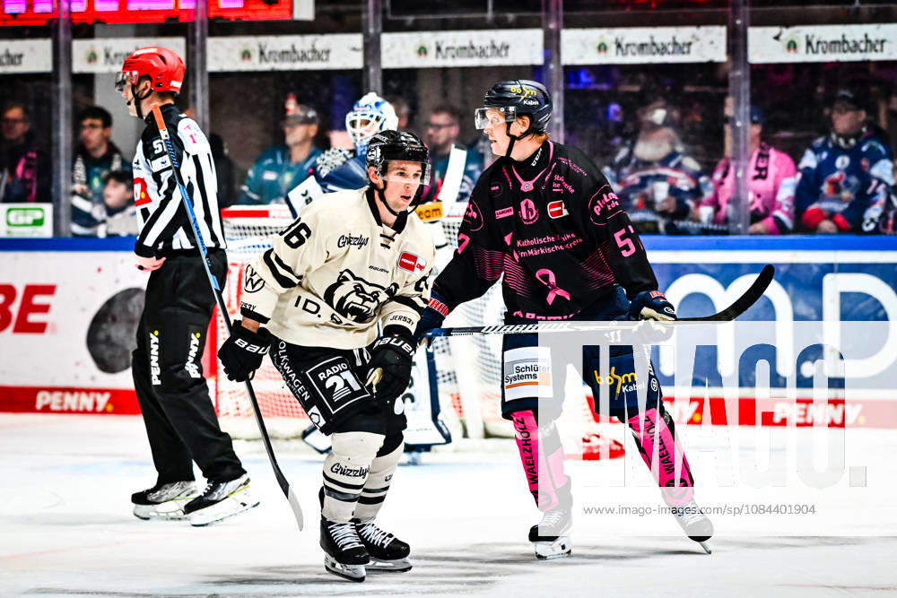 Goal celebration, cheers, joy from goal-scorer Tommy Pasanen, Grizzlys Wolfsburg, 16, GER, Iserlohn Roosters vs. Grizzlys Wolfsburg, ice hockey, Penny DEL, Matchday 8, 2026–2027 season, October 11, 2026, GER, Iserlohn Roosters vs. Grizzlys Wolfsburg, ice hockey, Penny DEL, Matchday 8, 2026–2027 season, October 11, 2026, Iserlohn