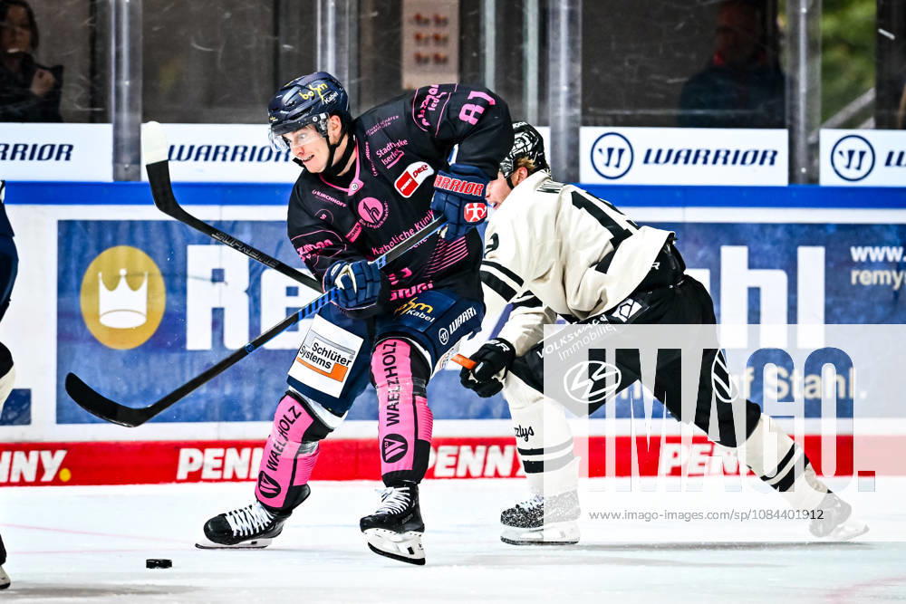 Mac Hollowell, Iserlohn Roosters, 81, GER, Iserlohn Roosters vs. Grizzlys Wolfsburg, Ice Hockey, Penny DEL, Matchday 8, 2026–2027 Season, October 11, 2026, GER, Iserlohn Roosters vs. Grizzlys Wolfsburg, Ice Hockey, Penny DEL, Matchday 8, 2026–2027 Season, October 11, 2026, Iserlohn